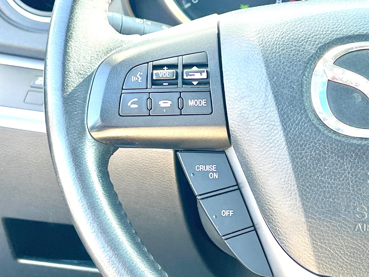 Mazda MAZDA3 s Touring 5-Door 2012