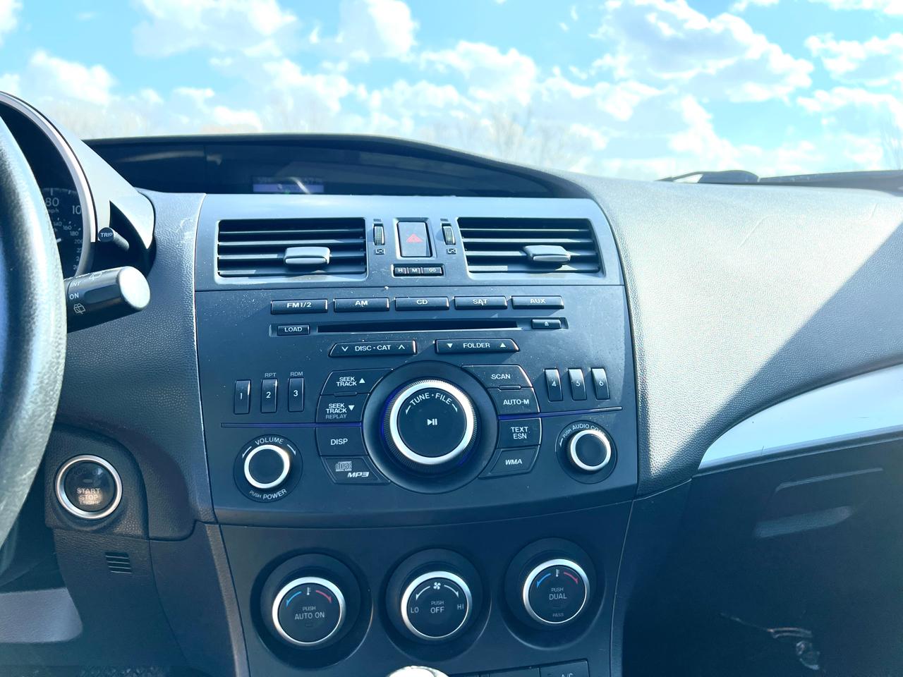 Mazda MAZDA3 s Touring 5-Door 2012