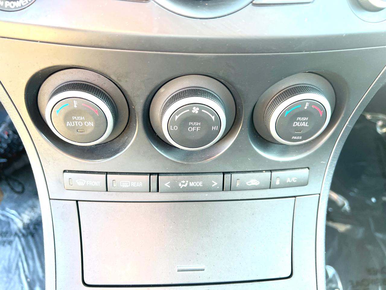 Mazda MAZDA3 s Touring 5-Door 2012