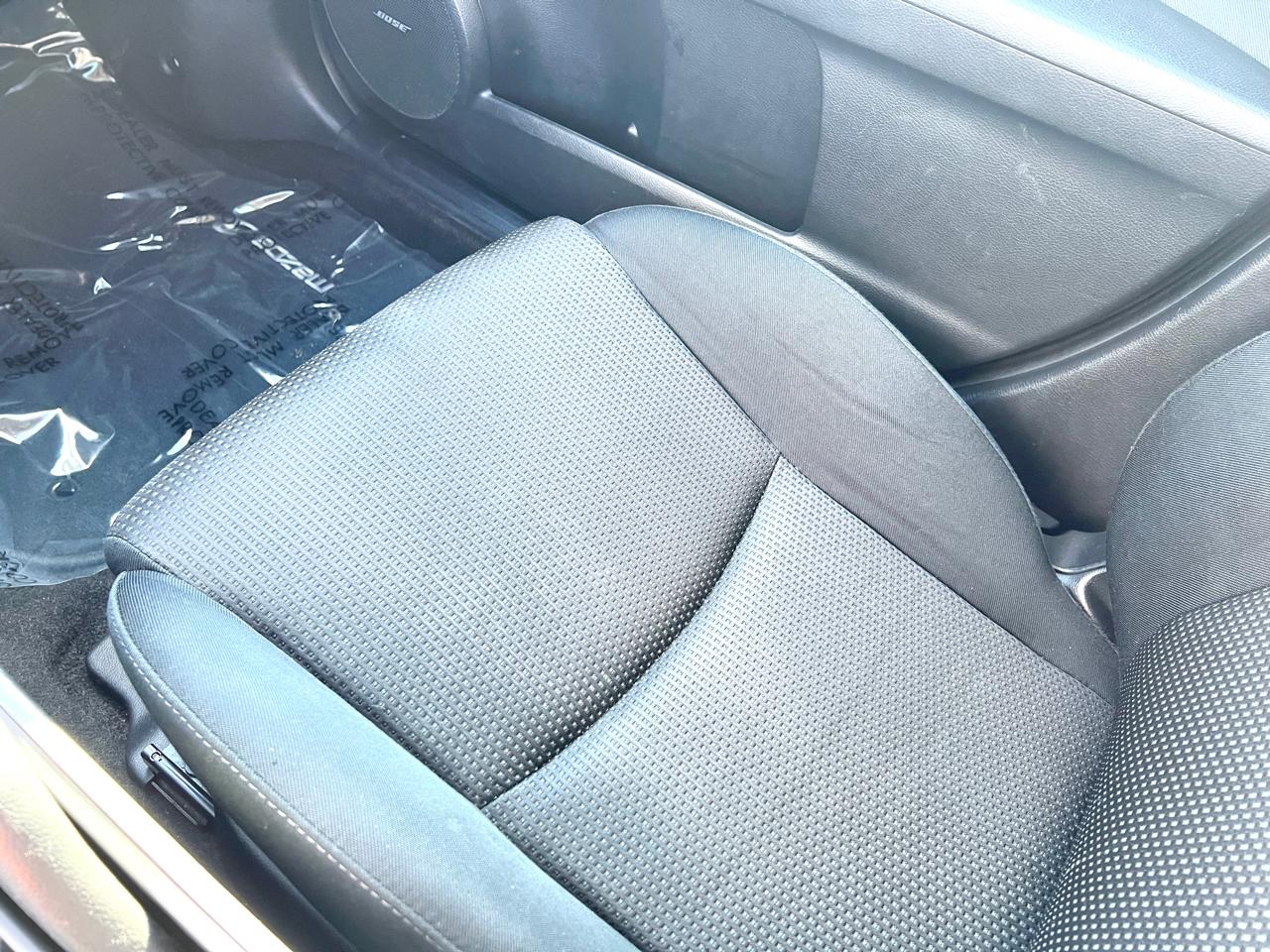 Mazda MAZDA3 s Touring 5-Door 2012