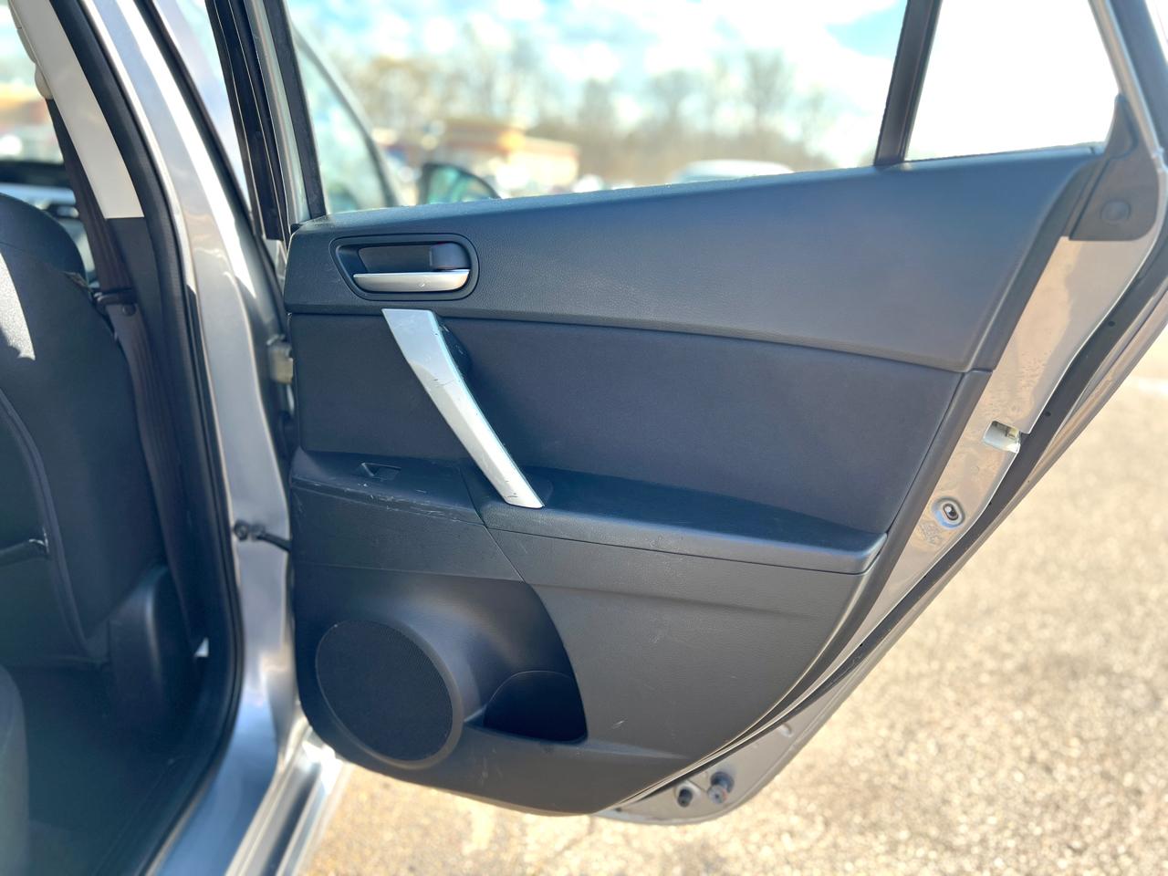 Mazda MAZDA3 s Touring 5-Door 2012