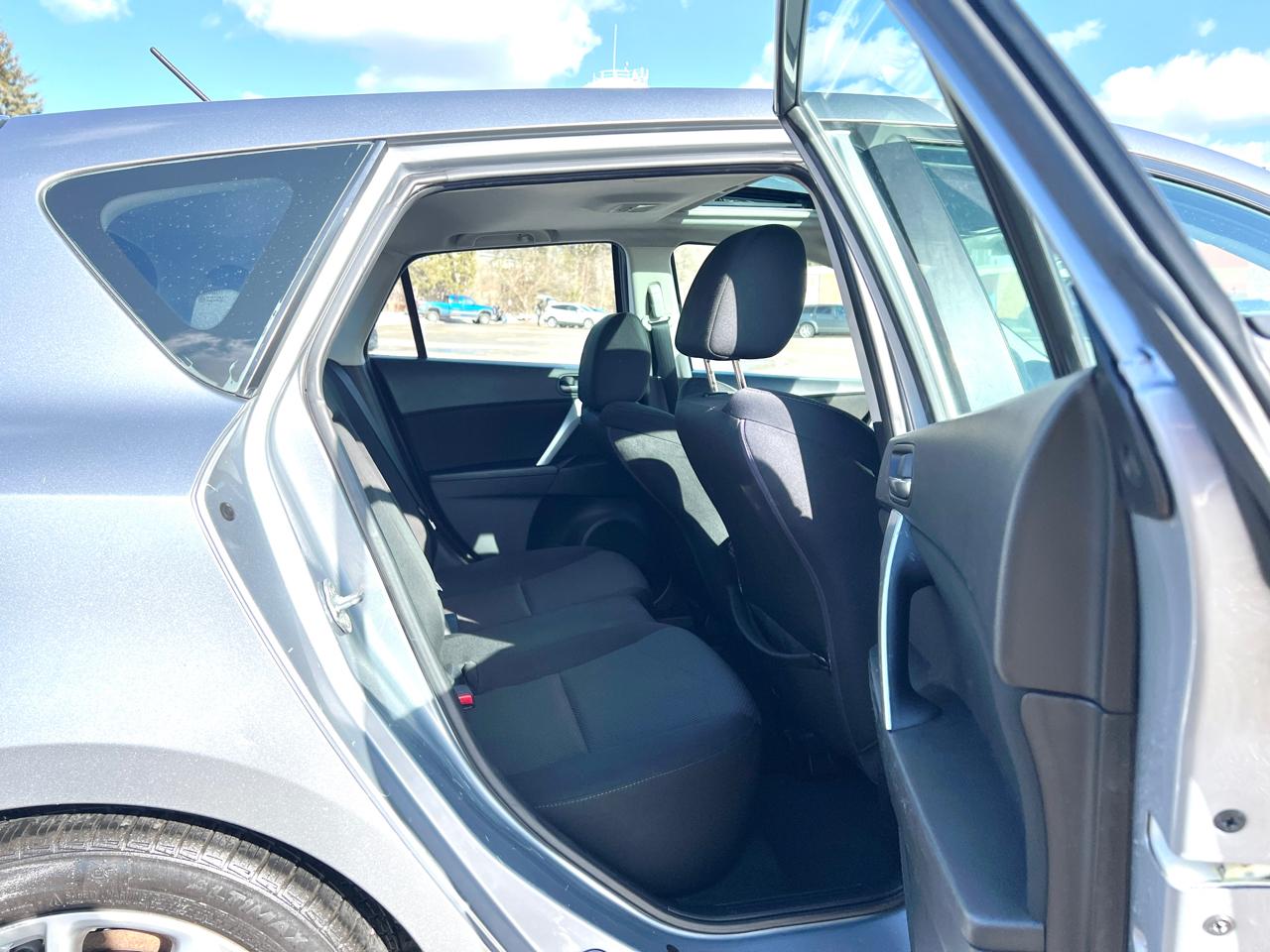 Mazda MAZDA3 s Touring 5-Door 2012