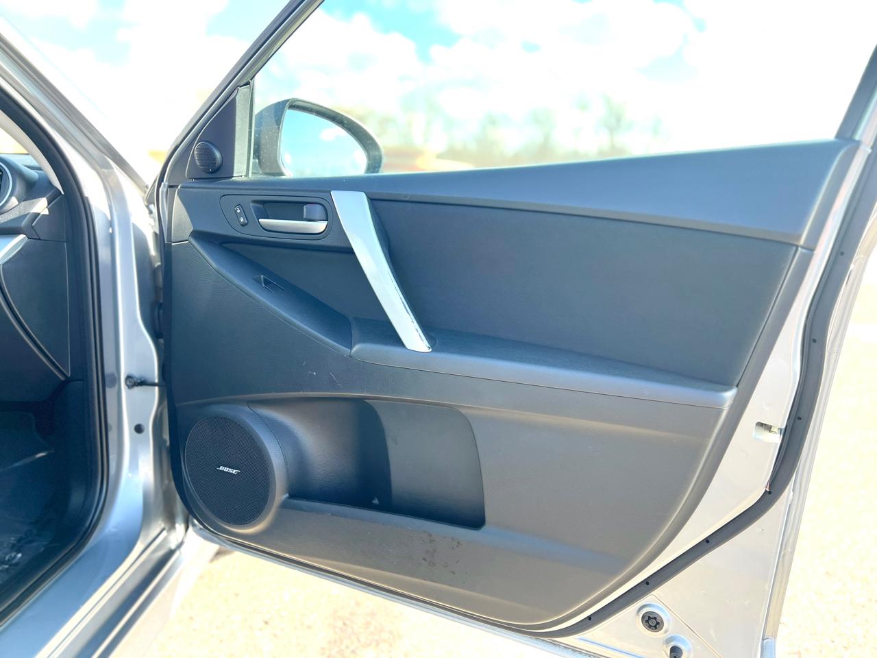 Mazda MAZDA3 s Touring 5-Door 2012