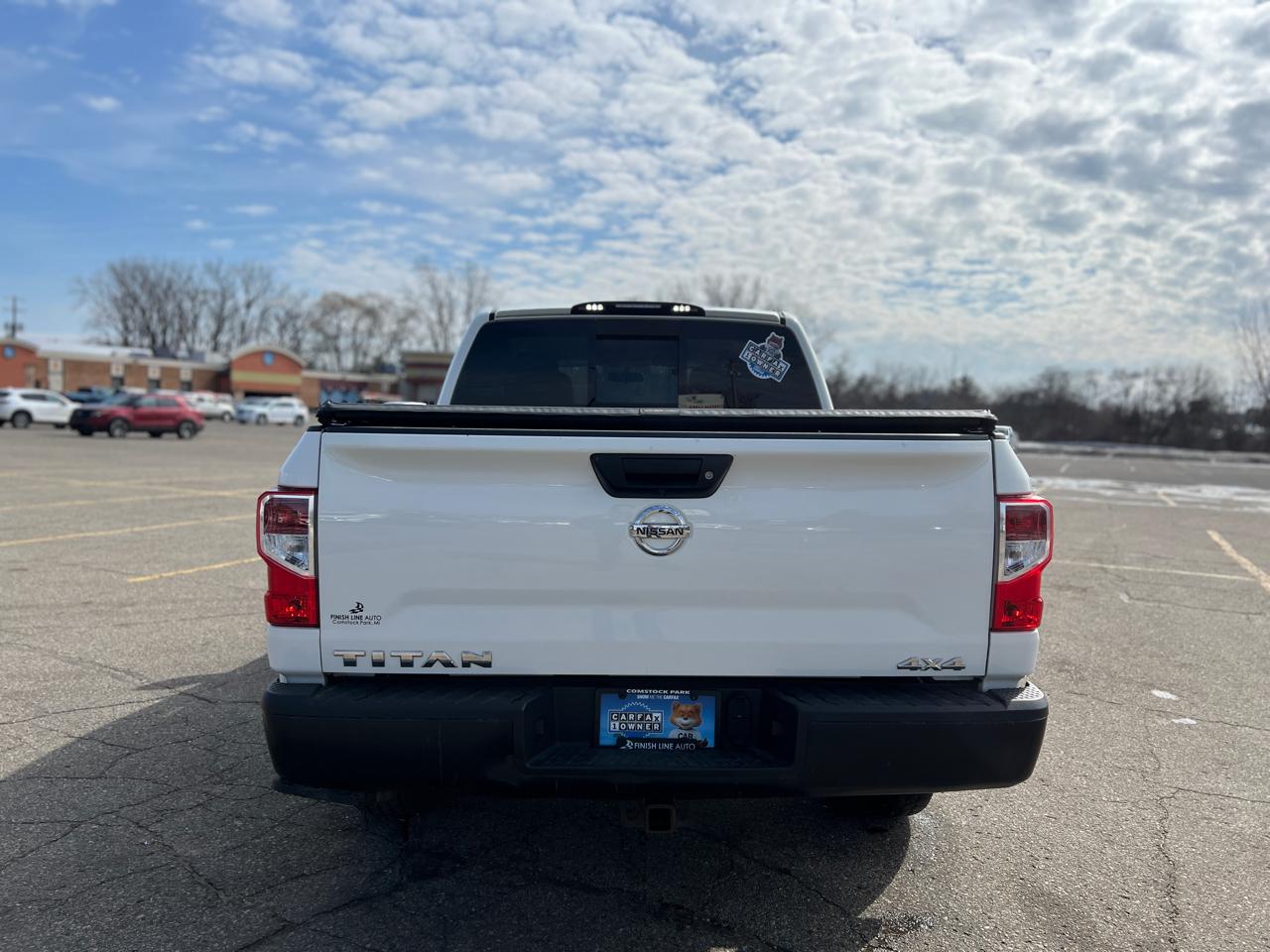 Nissan Titan S Crew Cab 4WD 2019