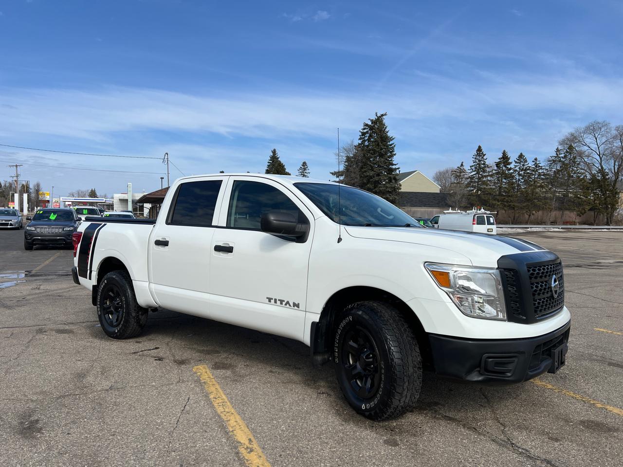 Nissan Titan S Crew Cab 4WD 2019