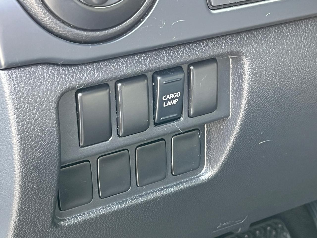 Nissan Titan S Crew Cab 4WD 2019