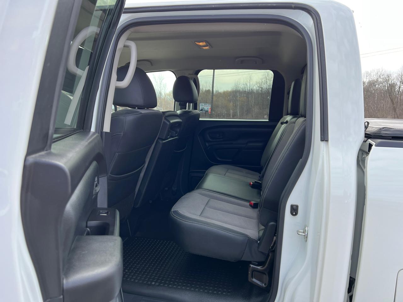 Nissan Titan S Crew Cab 4WD 2019