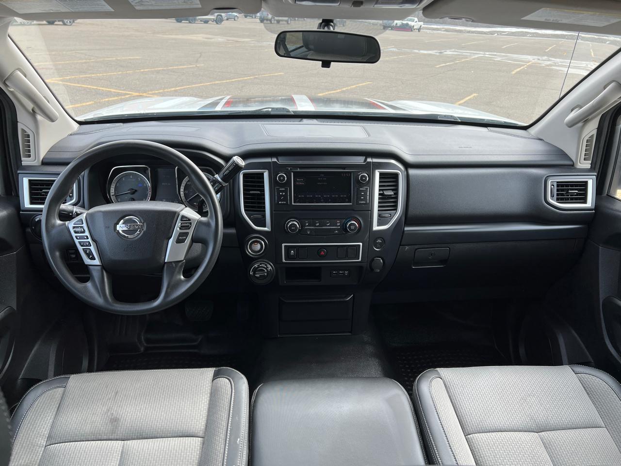 Nissan Titan S Crew Cab 4WD 2019