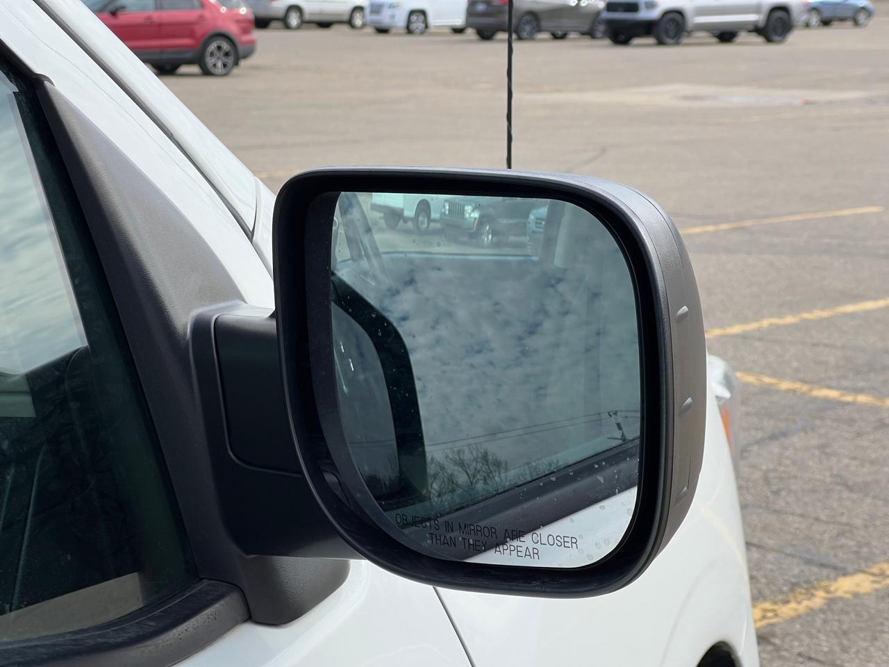 Nissan Titan S Crew Cab 4WD 2019