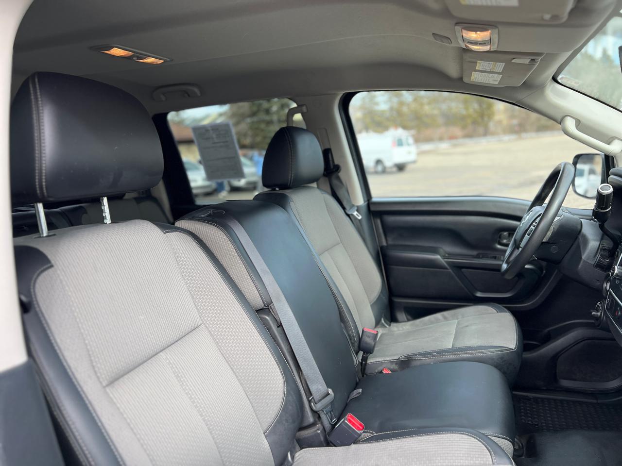 Nissan Titan S Crew Cab 4WD 2019