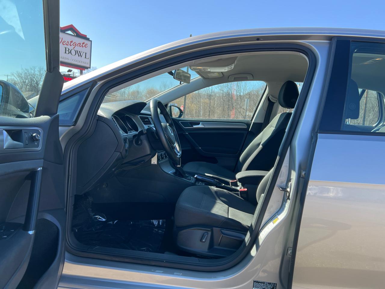 Volkswagen Golf TSI S 6A 2016