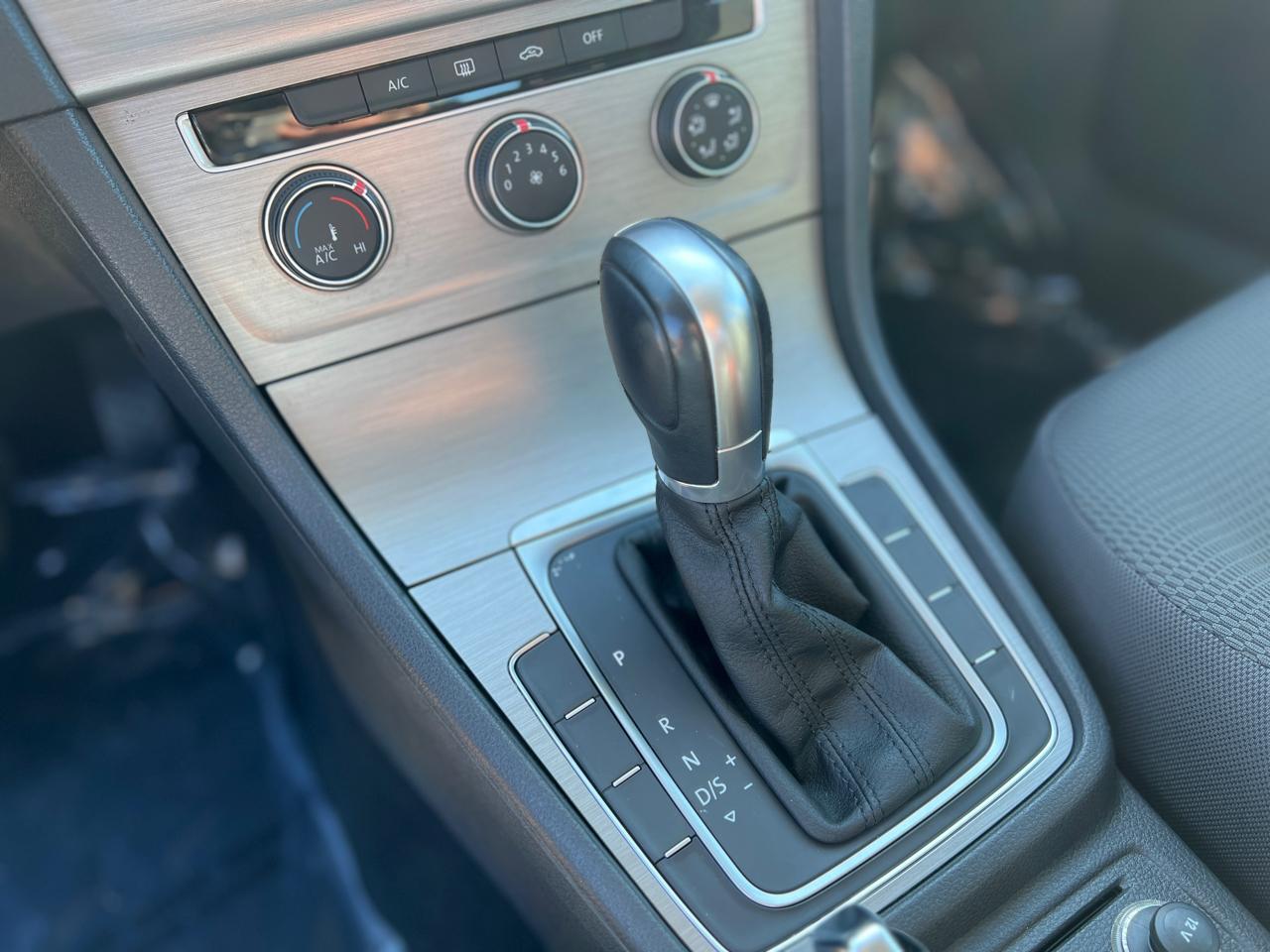 Volkswagen Golf TSI S 6A 2016