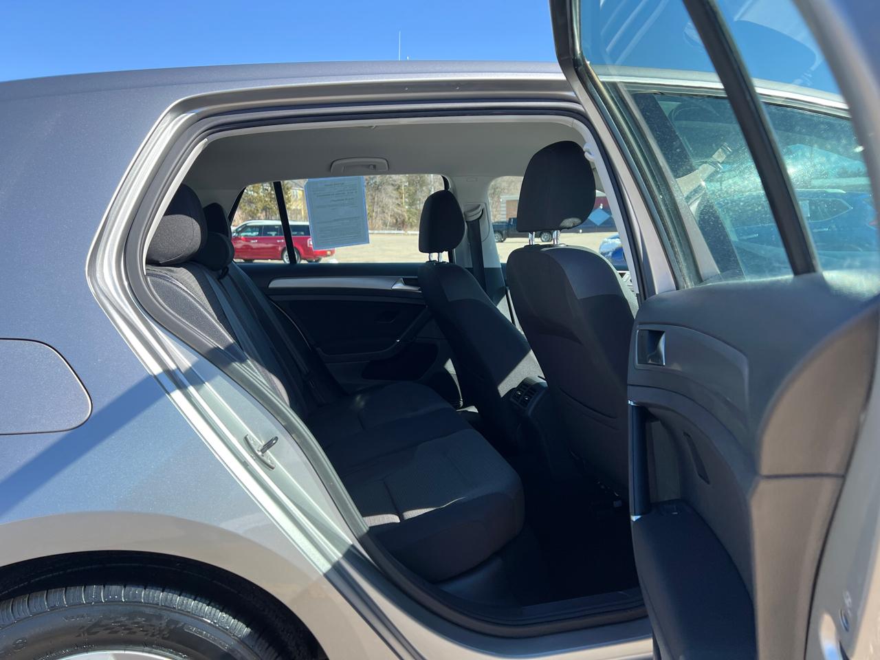 Volkswagen Golf TSI S 6A 2016