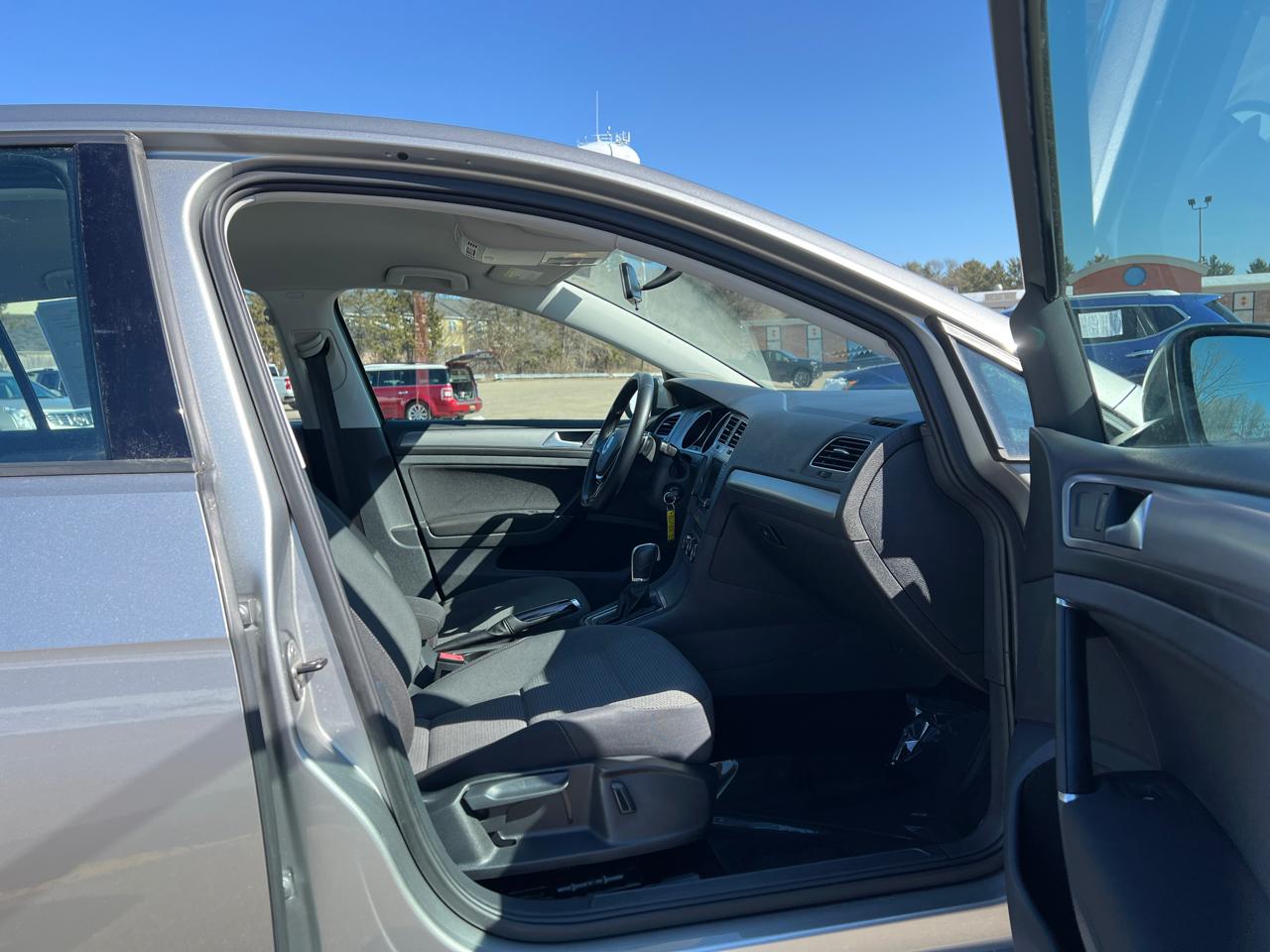 Volkswagen Golf TSI S 6A 2016