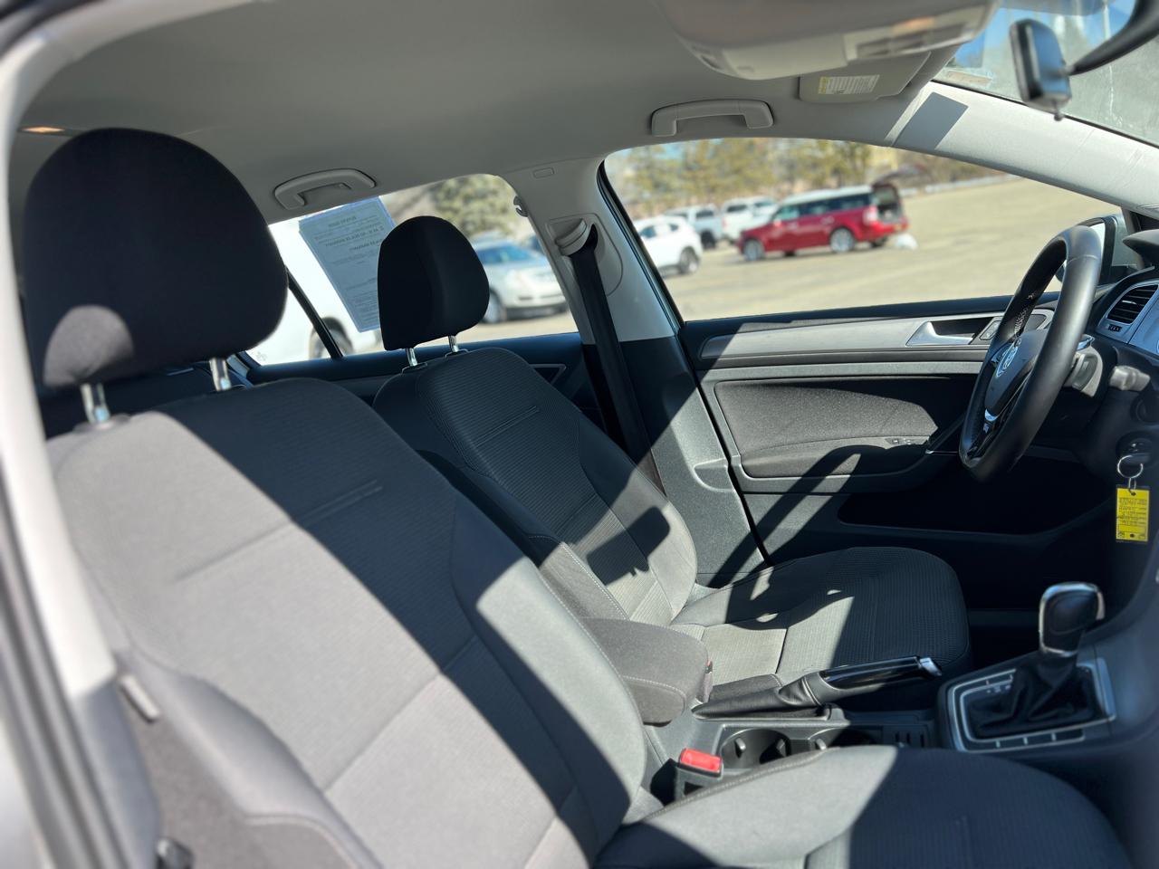 Volkswagen Golf TSI S 6A 2016