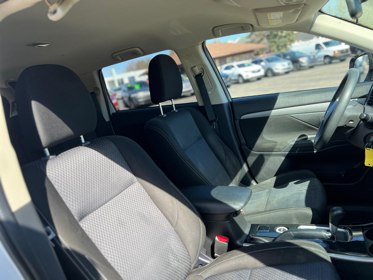 Mitsubishi Outlander SEL AWD 2018