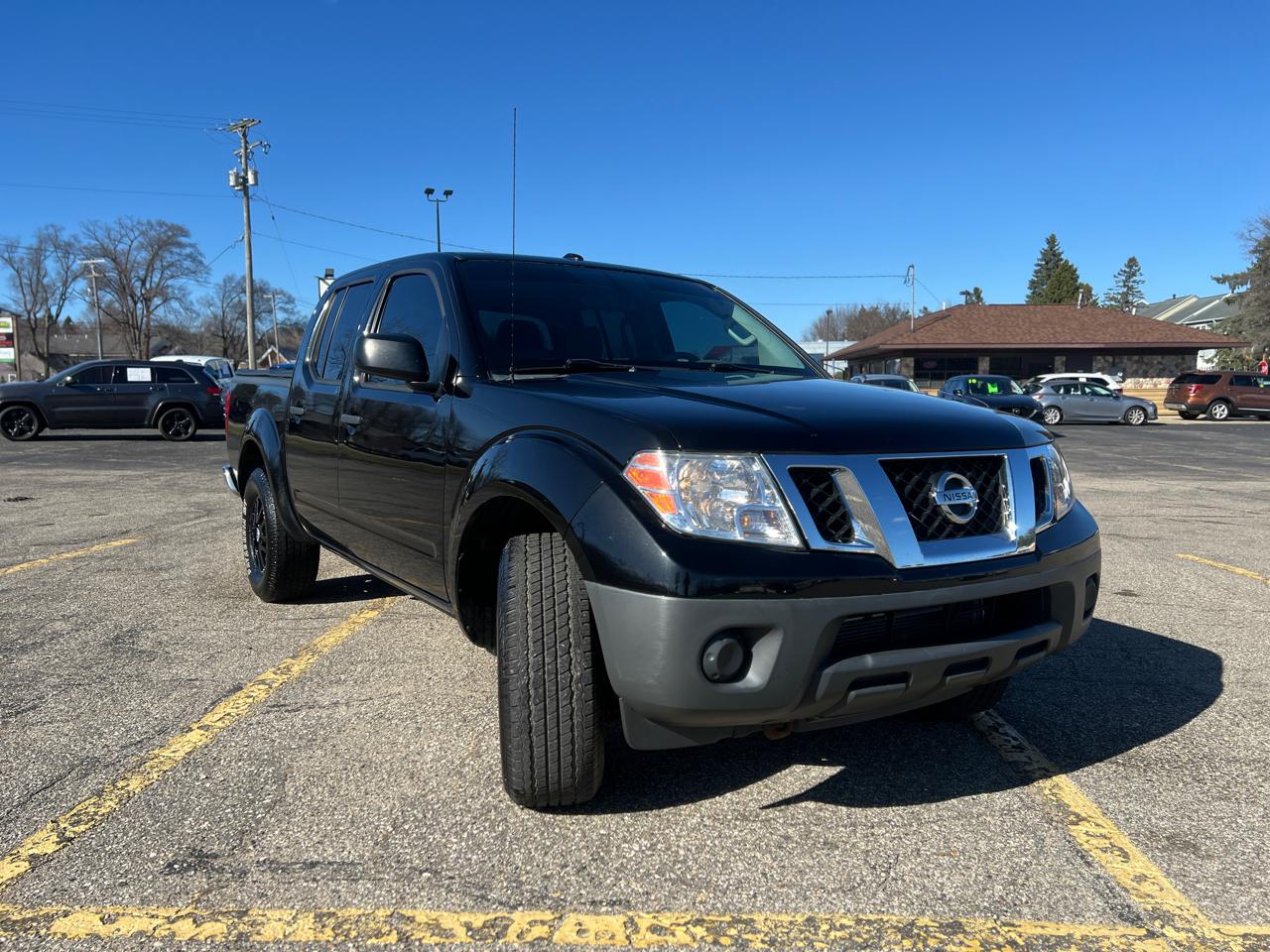 Nissan Frontier SV Crew Cab V6 2016