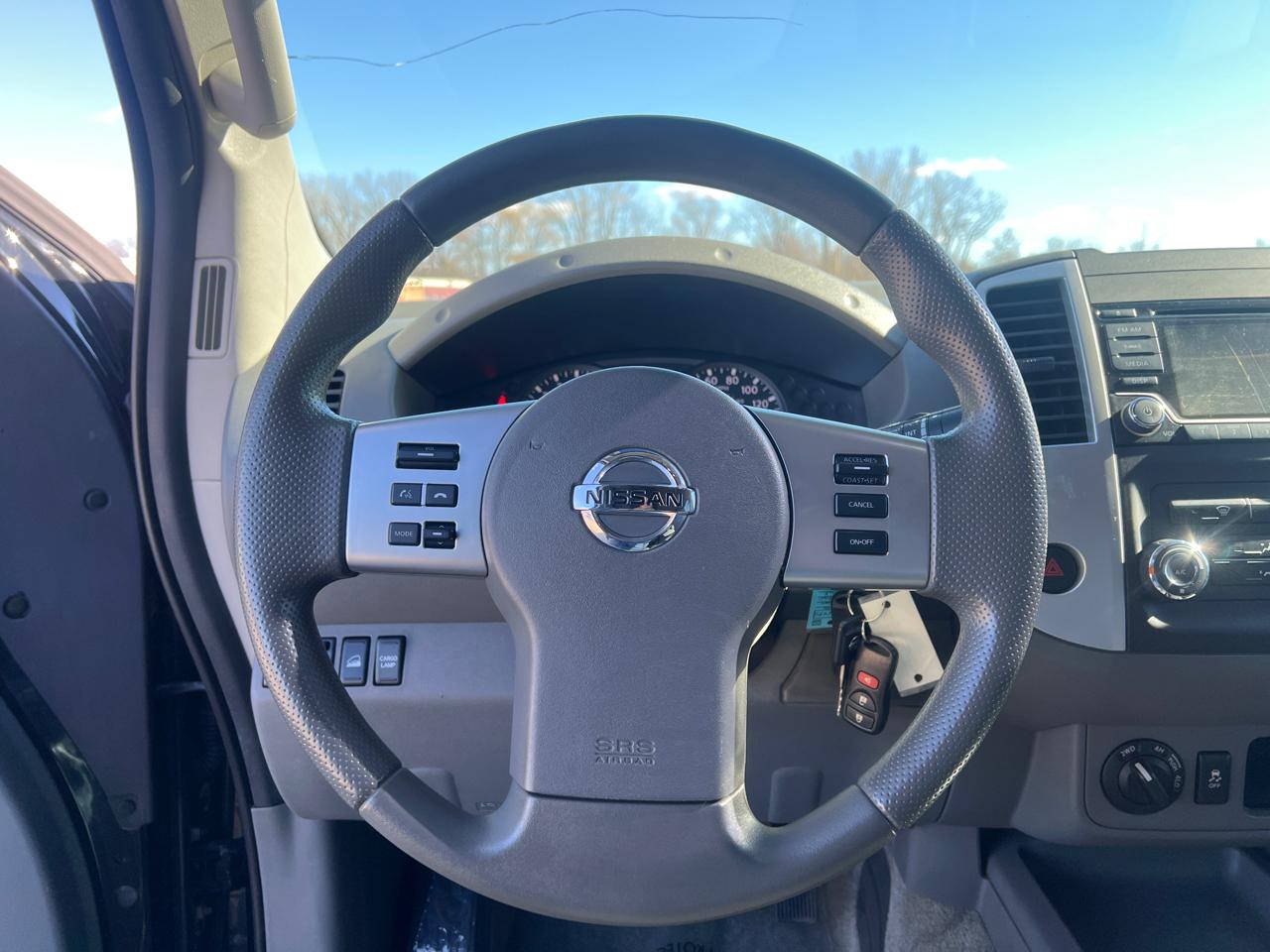 Nissan Frontier SV Crew Cab V6 2016