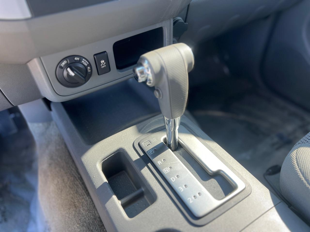 Nissan Frontier SV Crew Cab V6 2016