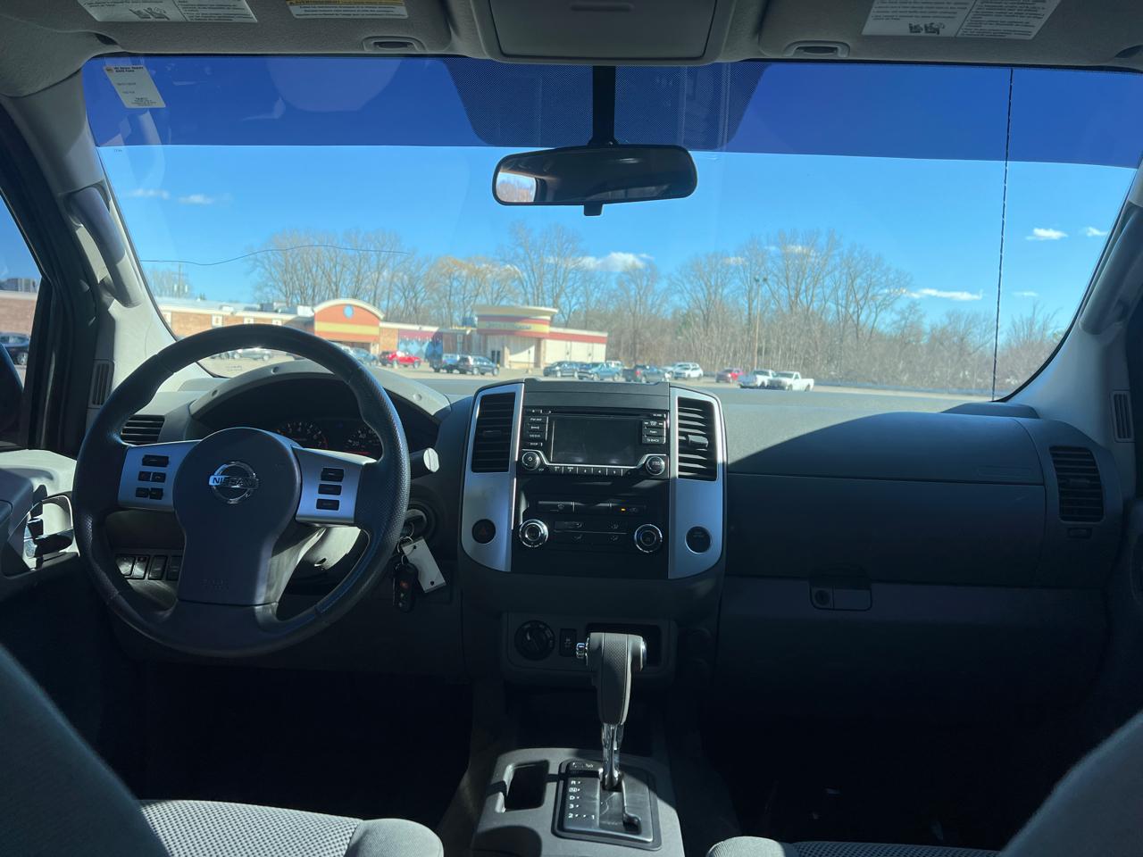 Nissan Frontier SV Crew Cab V6 2016