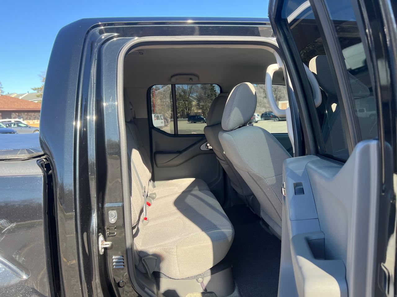 Nissan Frontier SV Crew Cab V6 2016