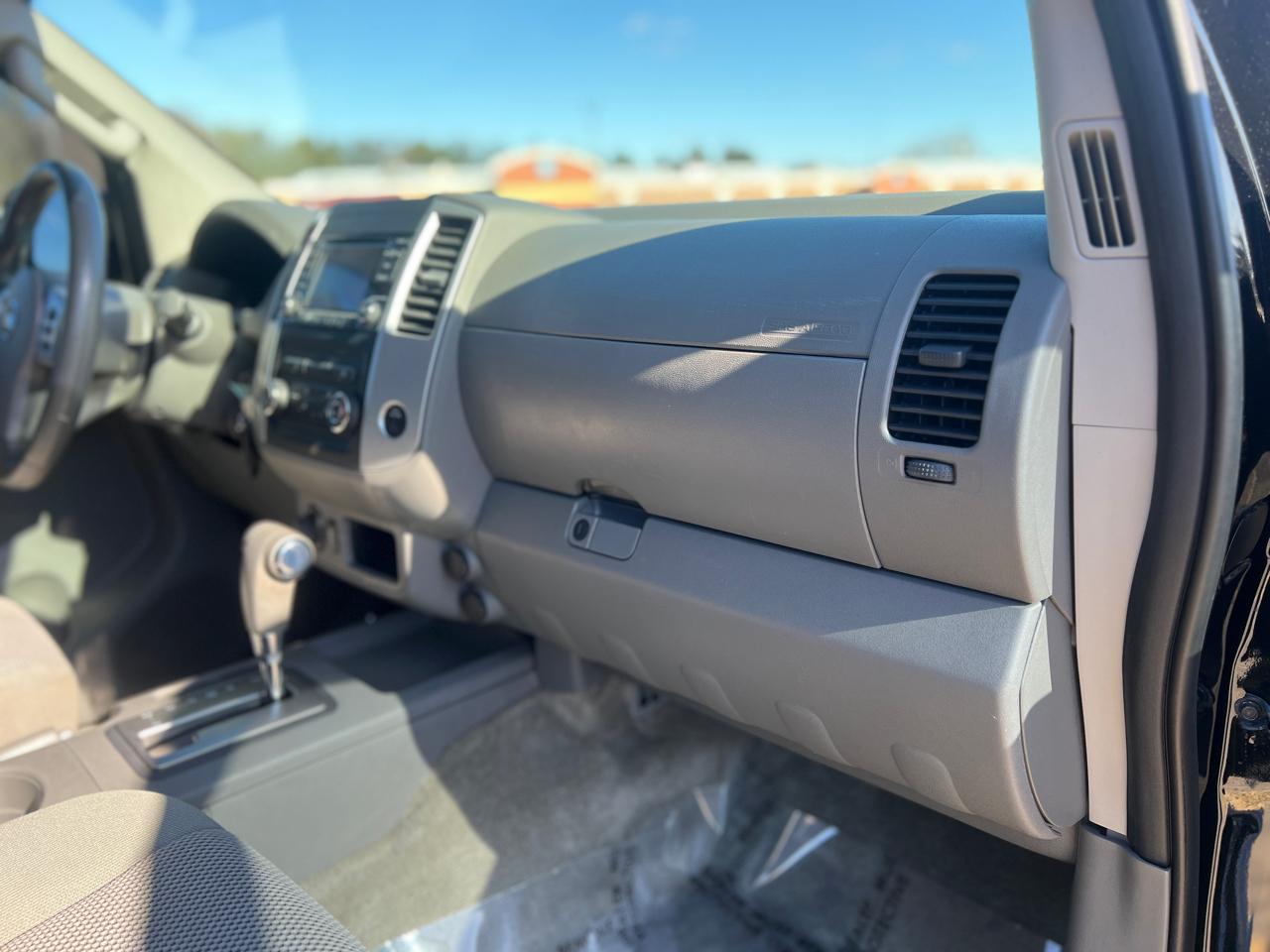 Nissan Frontier SV Crew Cab V6 2016