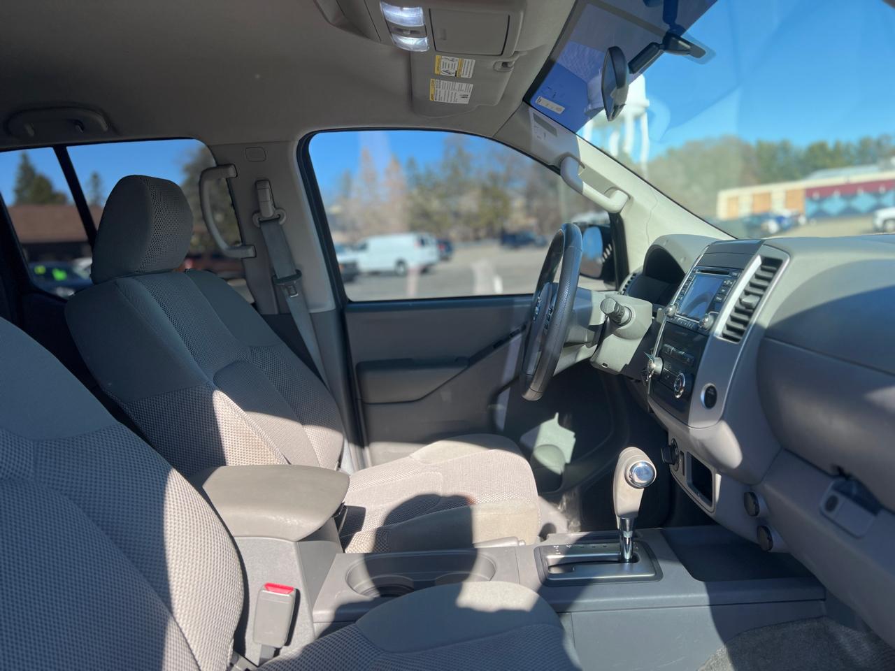 Nissan Frontier SV Crew Cab V6 2016