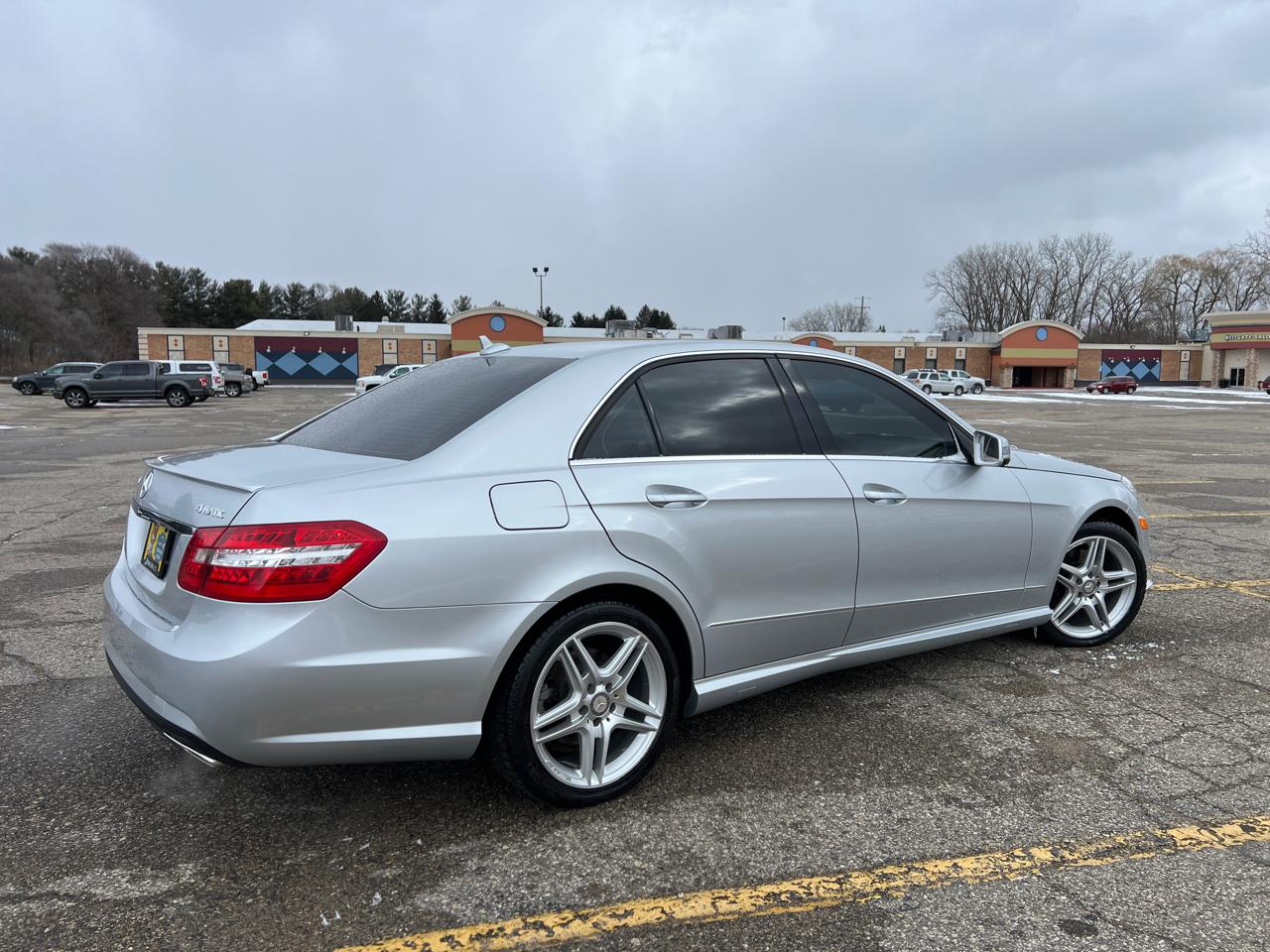 Mercedes-Benz E-Class E350 4MATIC Sedan 2013