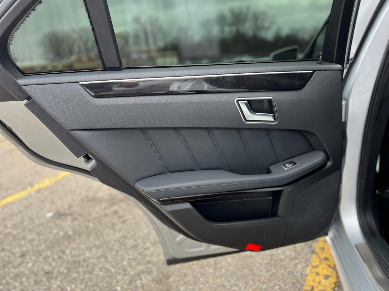 Mercedes-Benz E-Class E350 4MATIC Sedan 2013