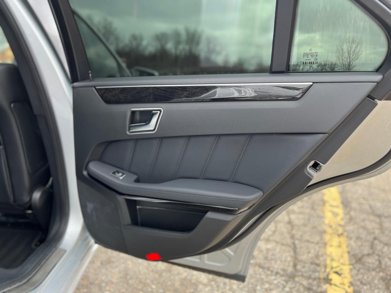 Mercedes-Benz E-Class E350 4MATIC Sedan 2013