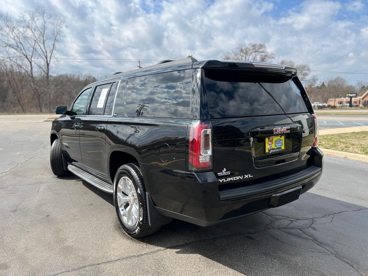 GMC Yukon XL SLT 1/2 Ton 4WD 2015