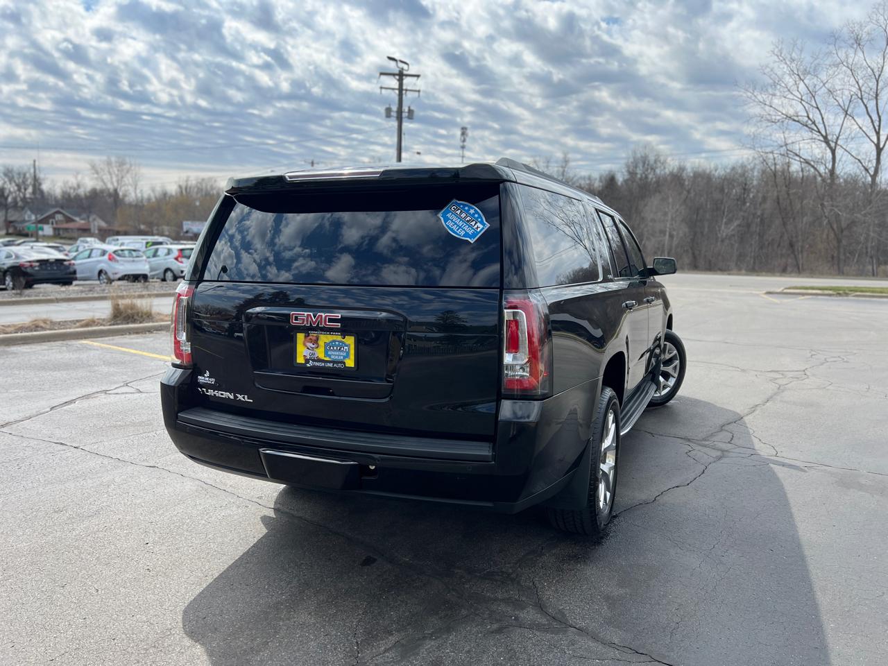 GMC Yukon XL SLT 1/2 Ton 4WD 2015