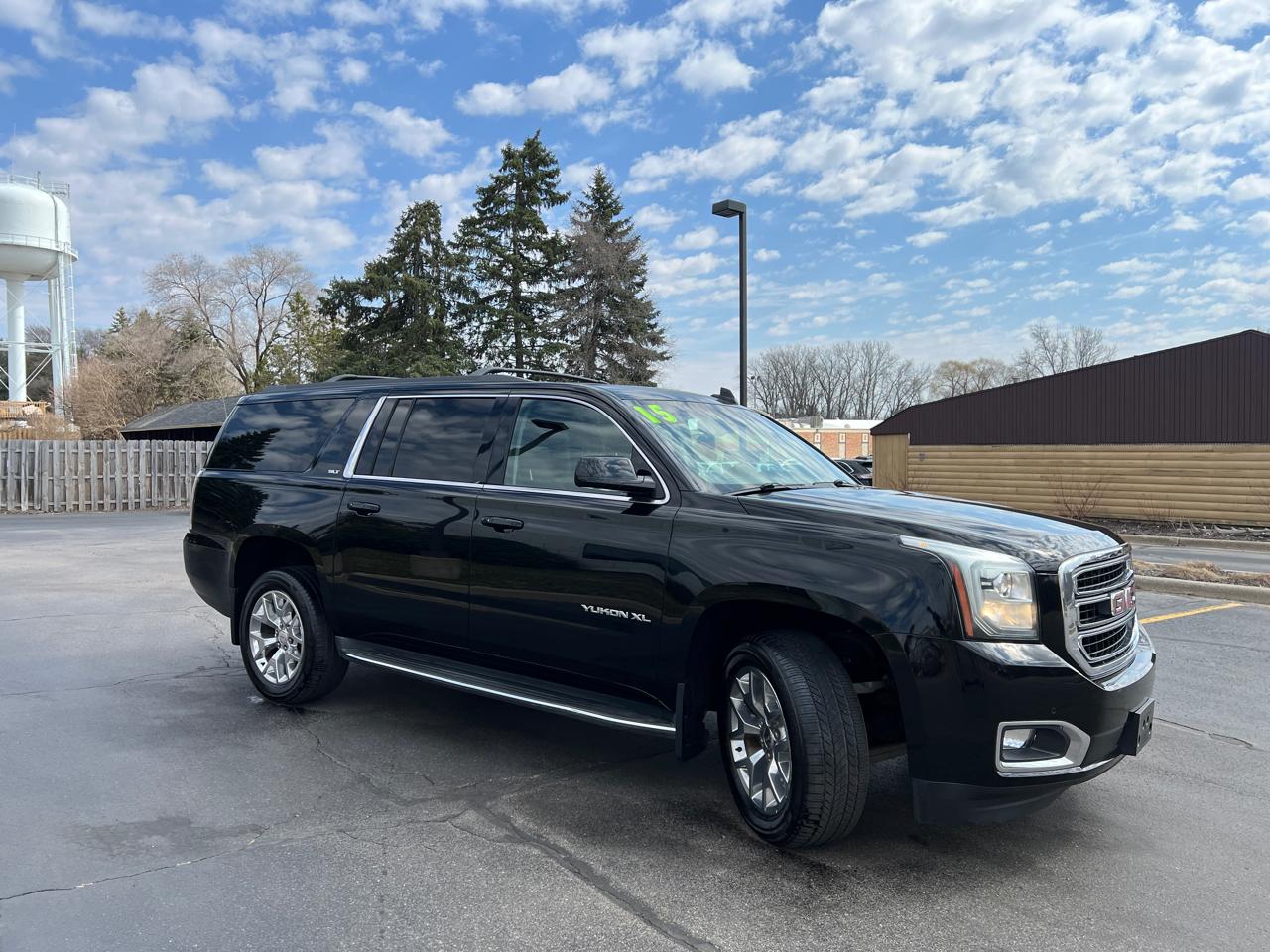 GMC Yukon XL SLT 1/2 Ton 4WD 2015