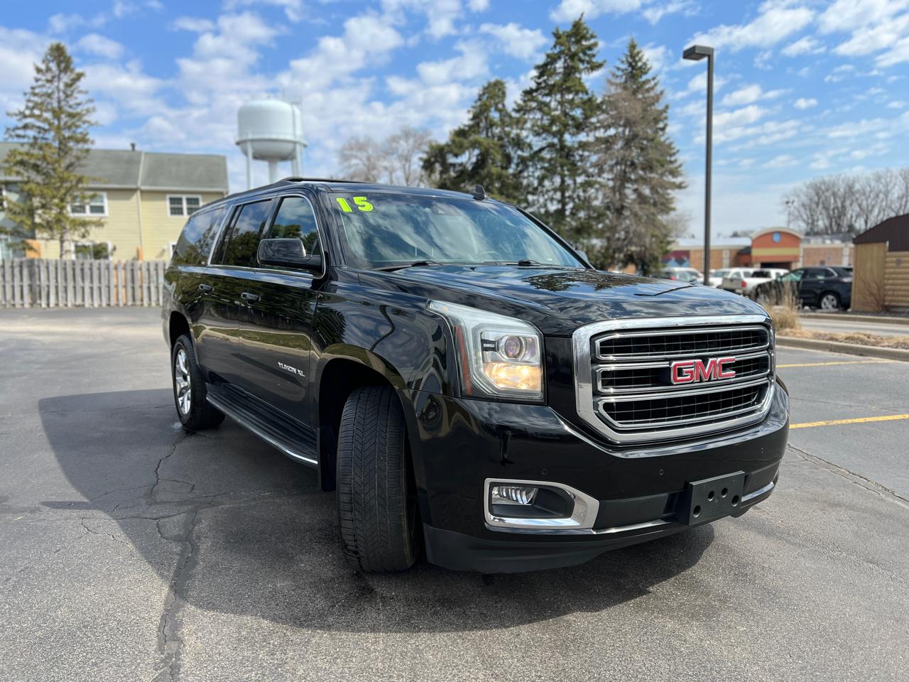 GMC Yukon XL SLT 1/2 Ton 4WD 2015