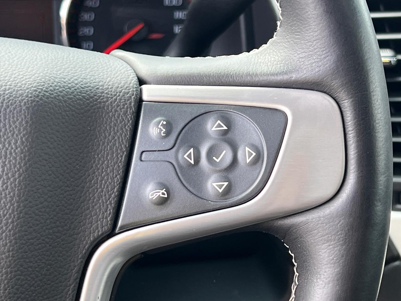 GMC Yukon XL SLT 1/2 Ton 4WD 2015