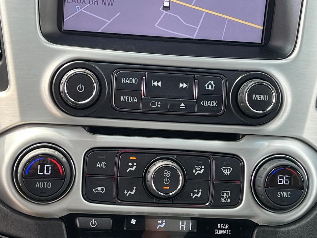 GMC Yukon XL SLT 1/2 Ton 4WD 2015