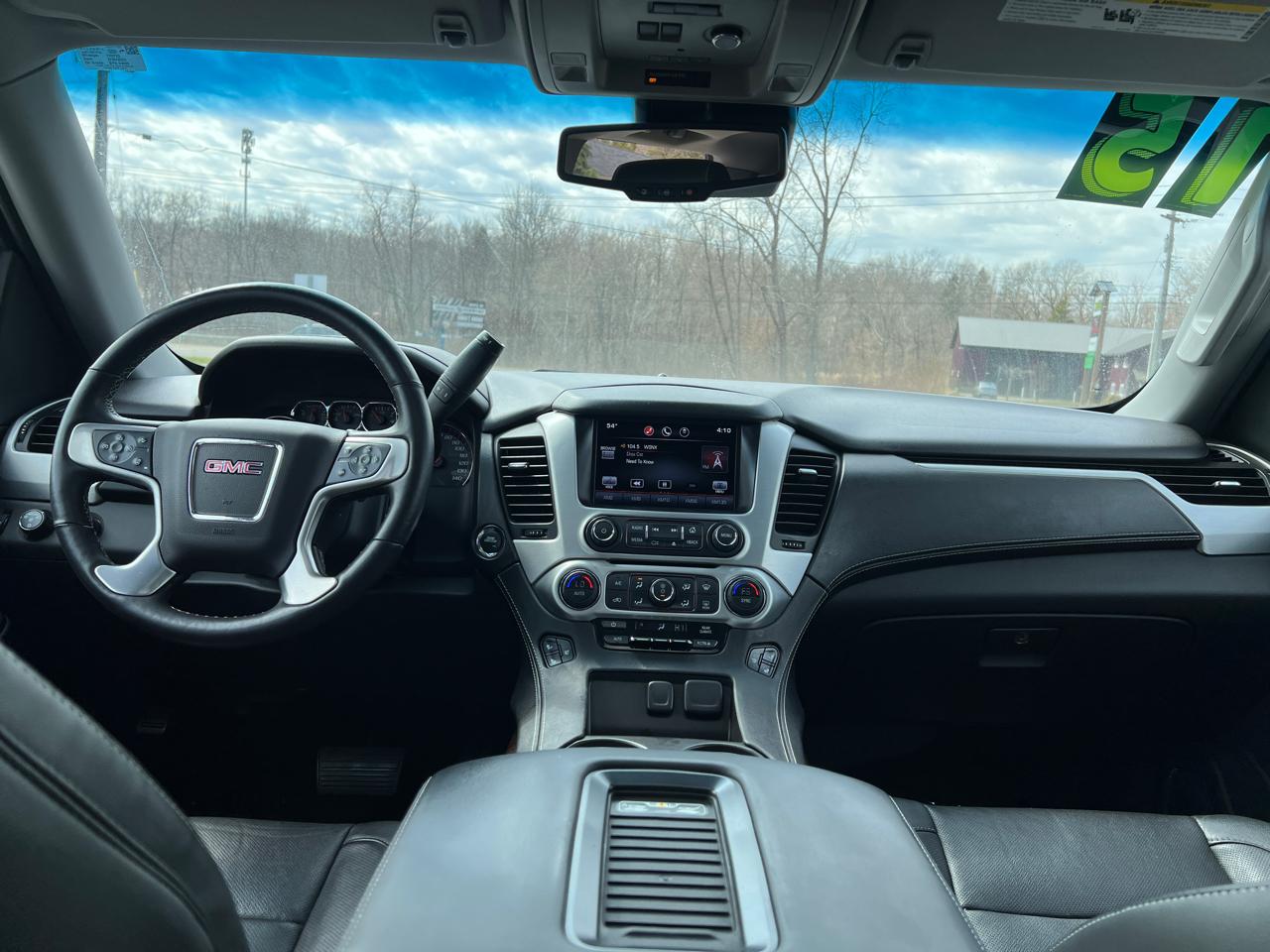 GMC Yukon XL SLT 1/2 Ton 4WD 2015