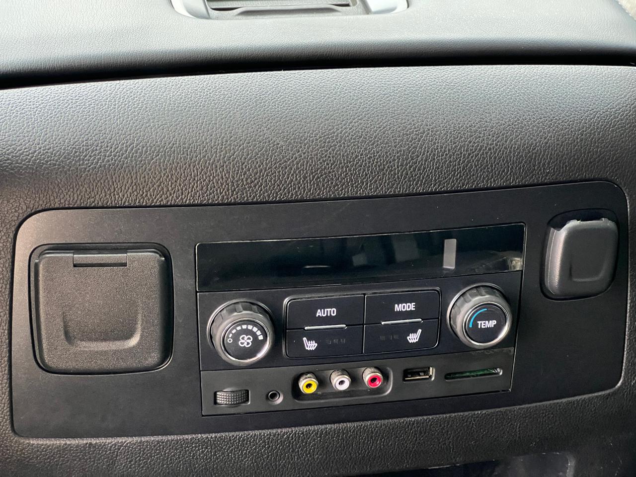 GMC Yukon XL SLT 1/2 Ton 4WD 2015