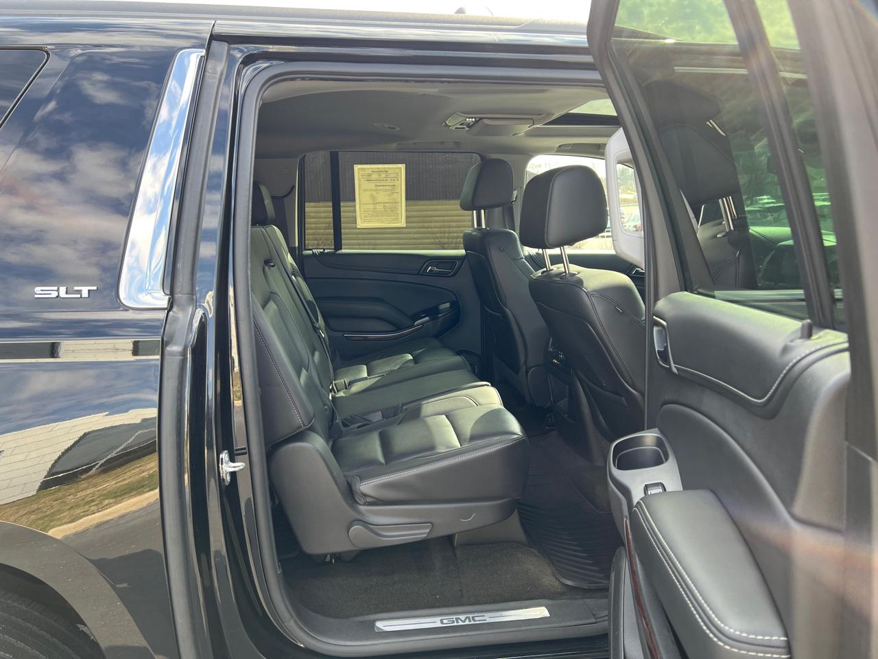 GMC Yukon XL SLT 1/2 Ton 4WD 2015