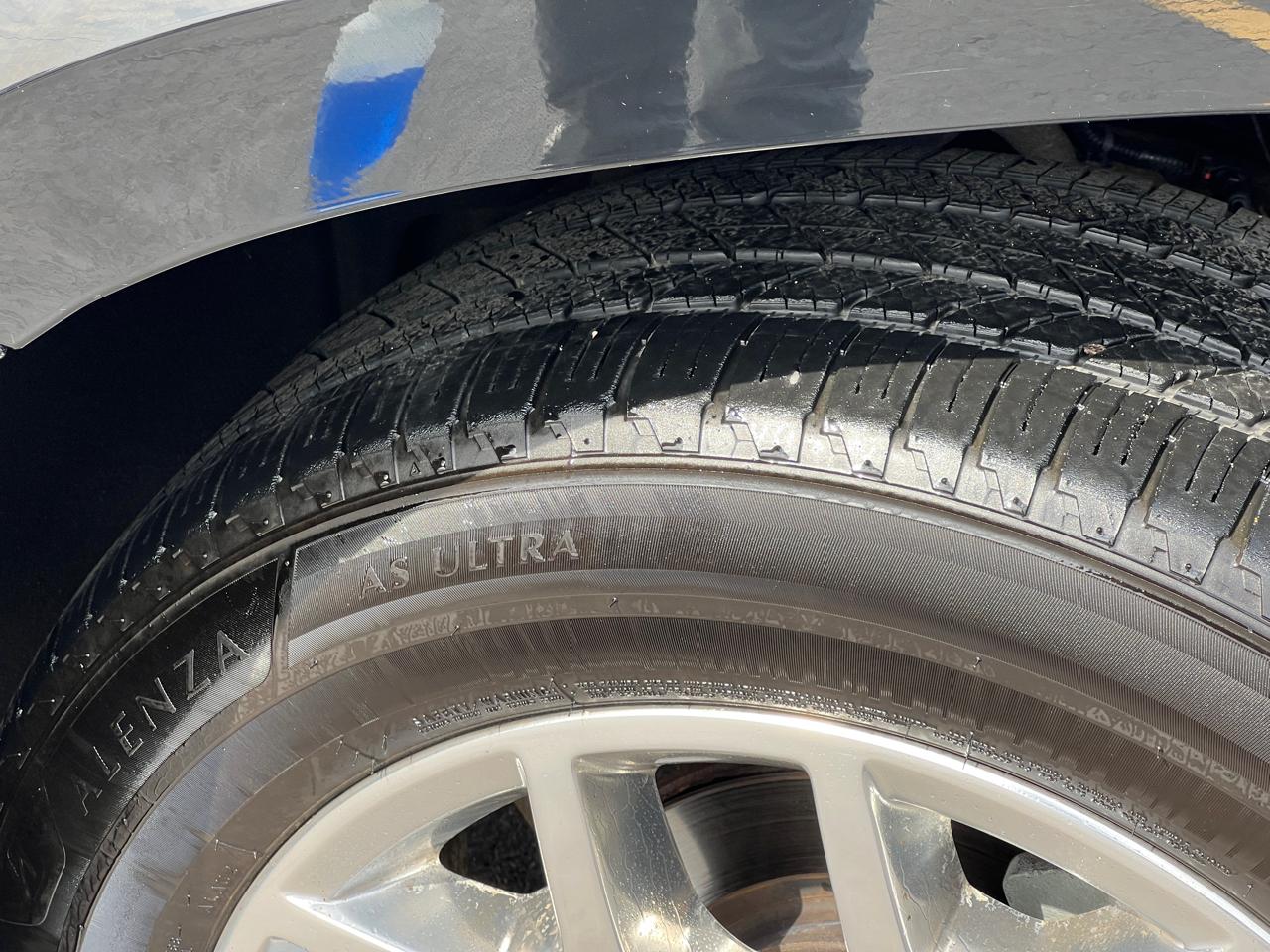 GMC Yukon XL SLT 1/2 Ton 4WD 2015