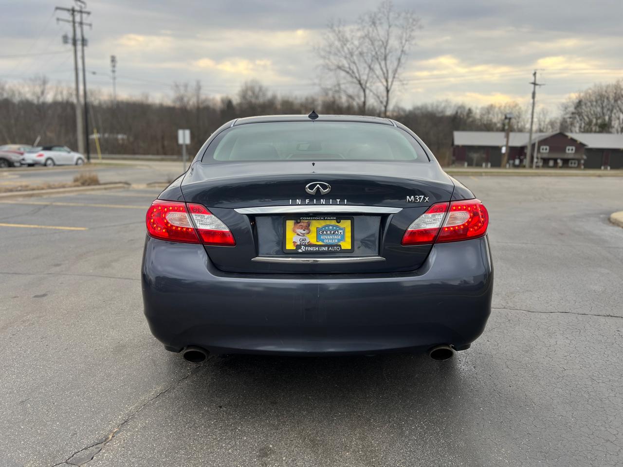 Infiniti M37 4dr Sdn AWD 2011