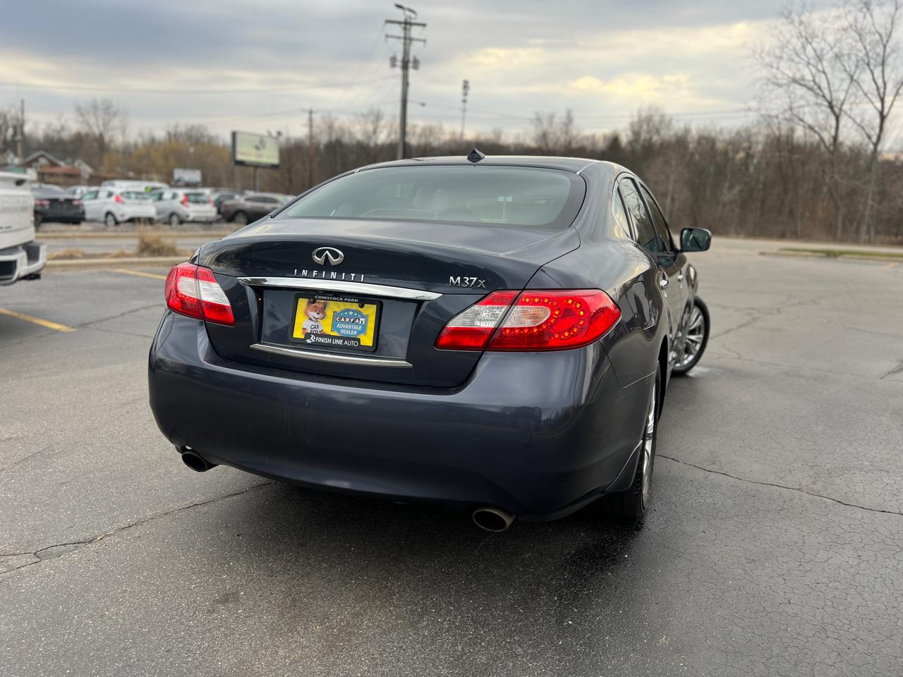 Infiniti M37 4dr Sdn AWD 2011