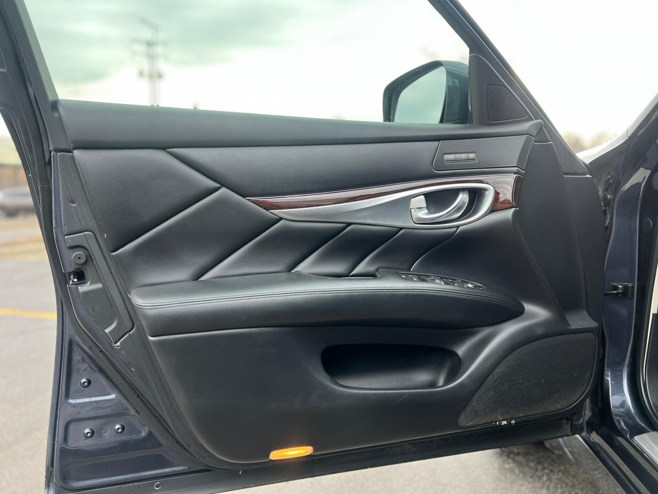 Infiniti M37 4dr Sdn AWD 2011