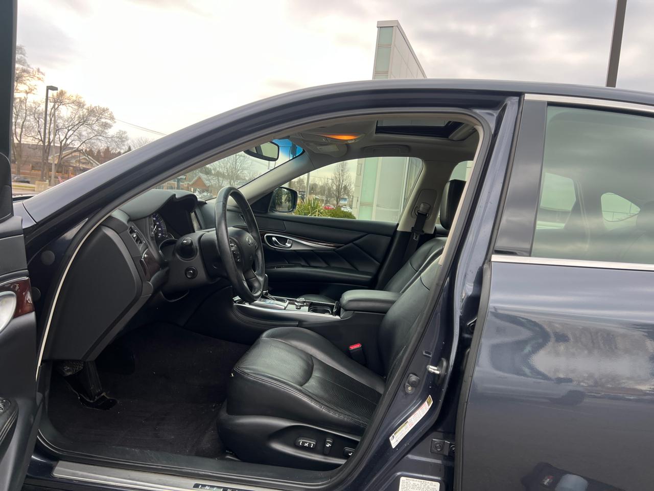 Infiniti M37 4dr Sdn AWD 2011