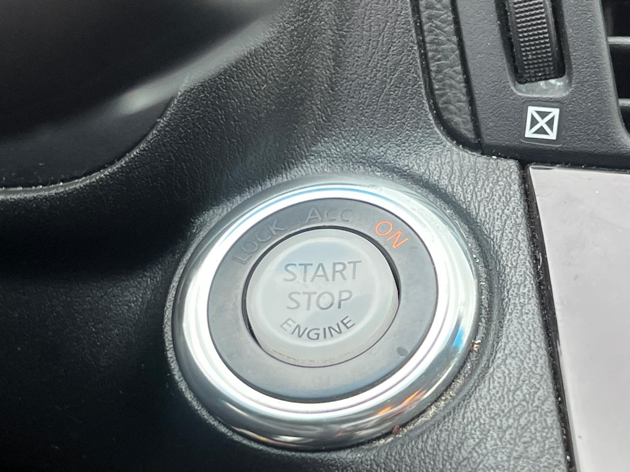 Infiniti M37 4dr Sdn AWD 2011