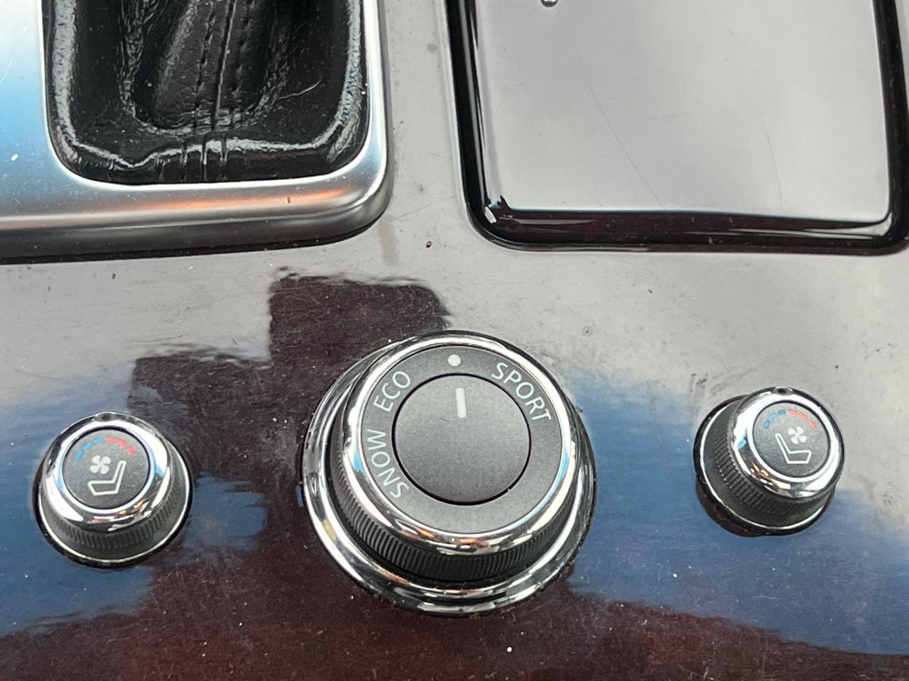 Infiniti M37 4dr Sdn AWD 2011