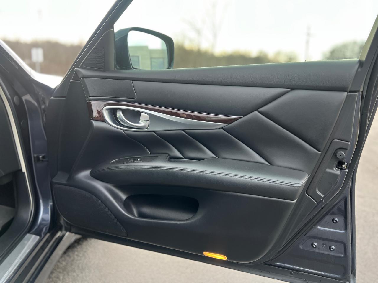 Infiniti M37 4dr Sdn AWD 2011