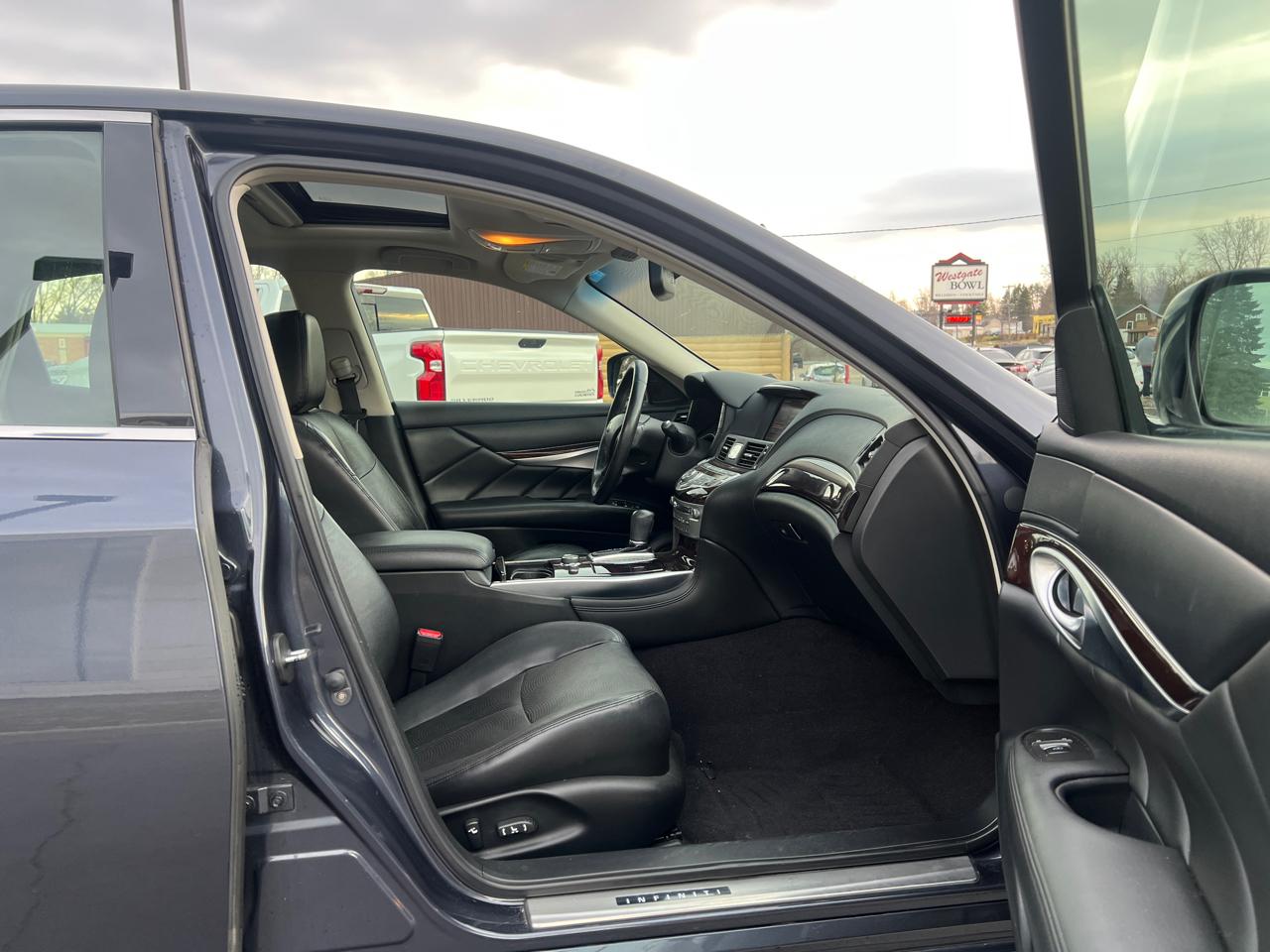 Infiniti M37 4dr Sdn AWD 2011