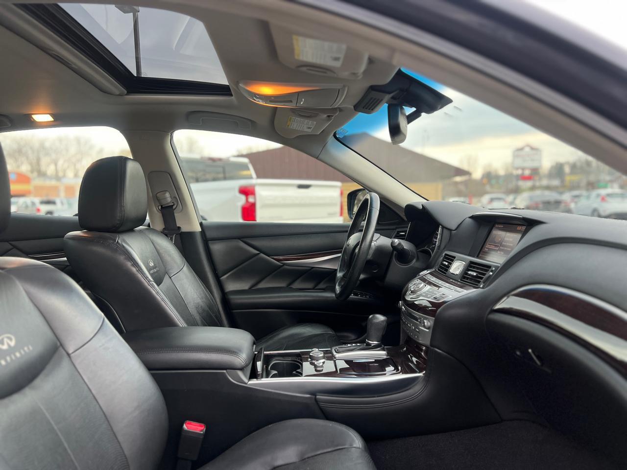 Infiniti M37 4dr Sdn AWD 2011