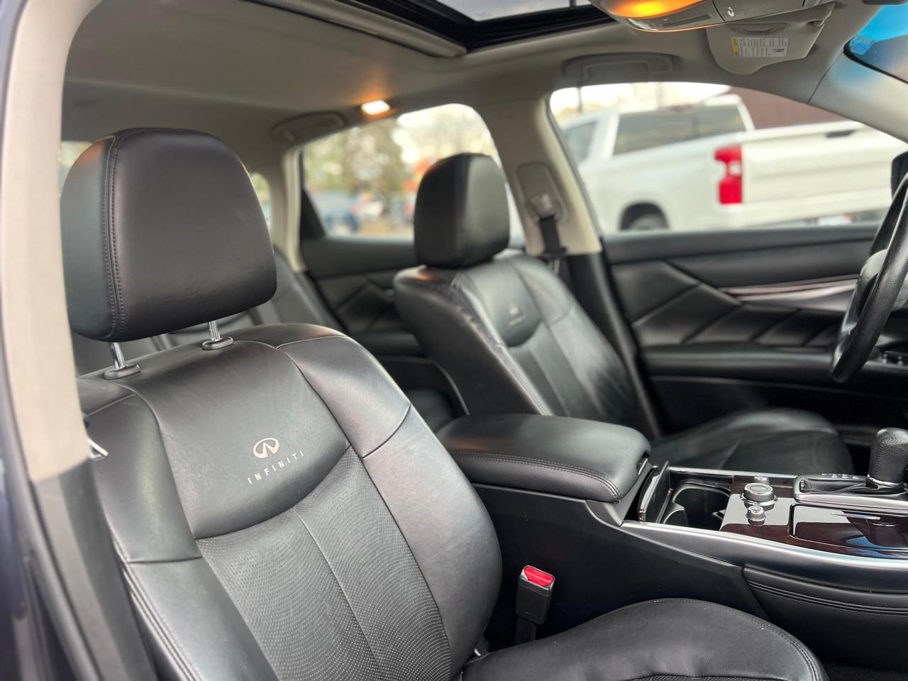 Infiniti M37 4dr Sdn AWD 2011